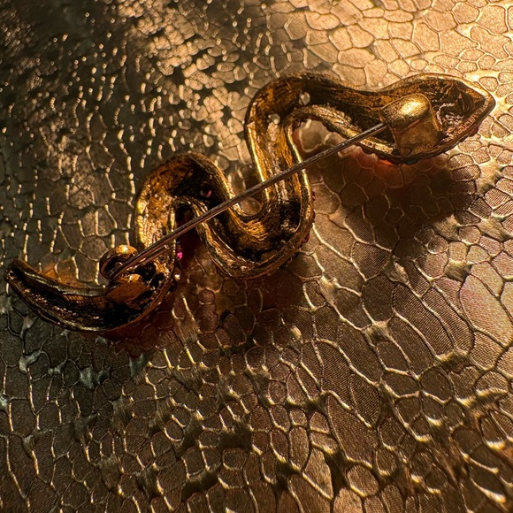 NWOT Multicolor Crystal Snake Brooch - Picture 3 of 12